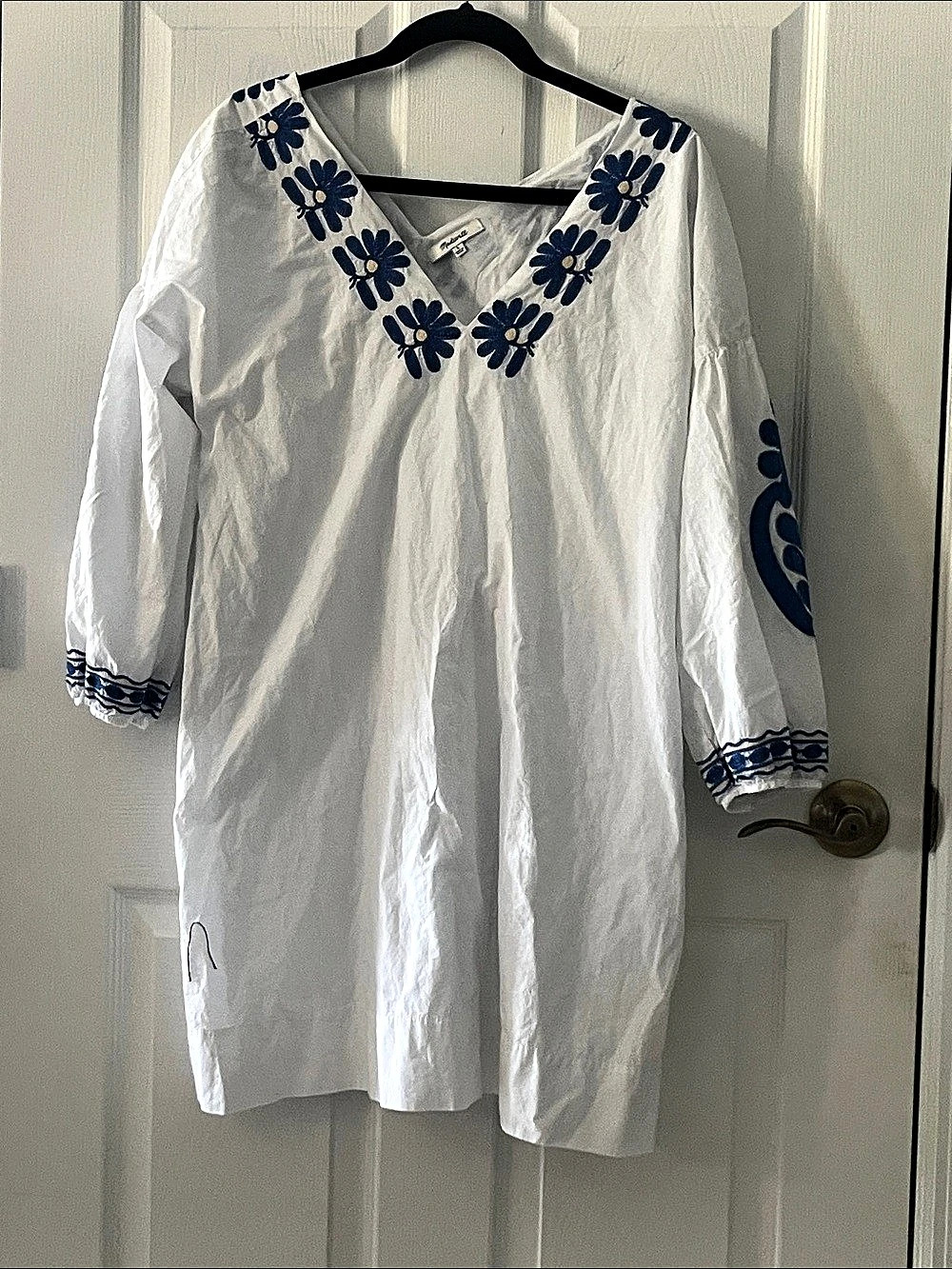 Madewell Embroidered Cotton Dress in White & Blue Size Small Like New